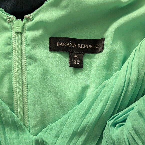 Ombre Green Banana Republic Pleated Dress - Picture 3 of 3